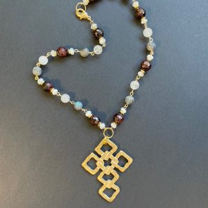 Pendentif Croix Entrelacs grenats