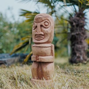 Estátua de jardim – Totem tiki de Polynésie em madeira de cocotier 50cm – Sumba