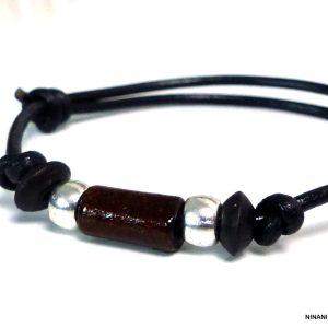 Bracelet cordon cuir et perles en bois