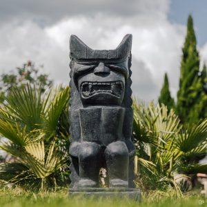 Statue Tiki de jardin en pierre reconstituée – dieu de la guerre Polynésie, Noir antique 100cm