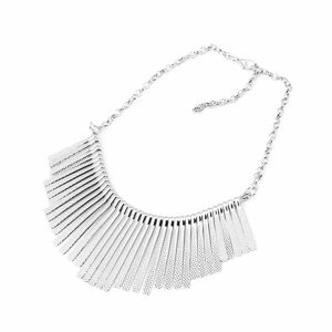 Collier Plastron frange pendants couleur d&rsquo;argent