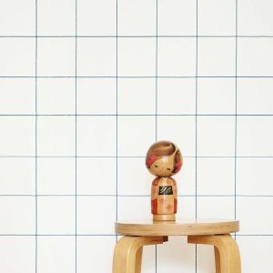 Papier Peint blanc à grands carreaux BLEUS